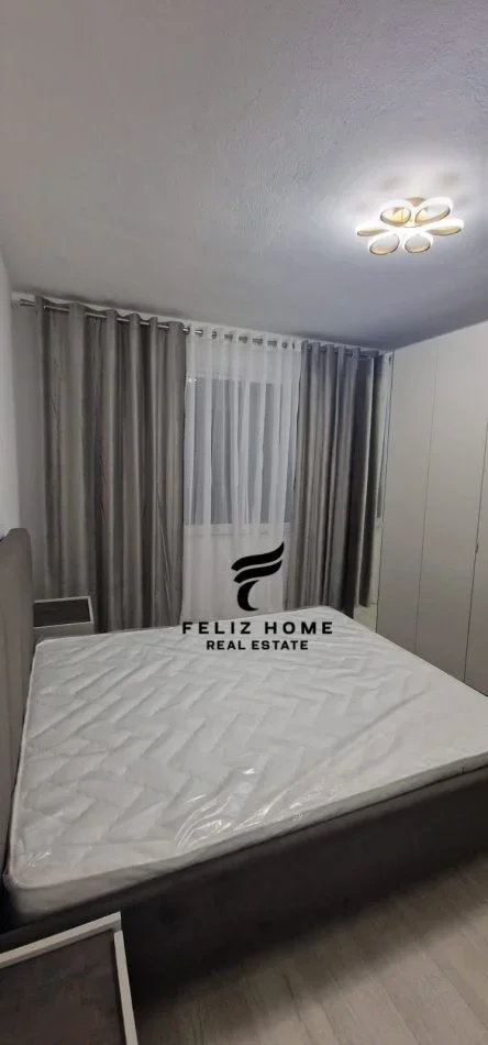 Tirane, jepet me qera apartament 1+1 Kati 3, 63 m² 680 € (KOMUNA E PARISIT)