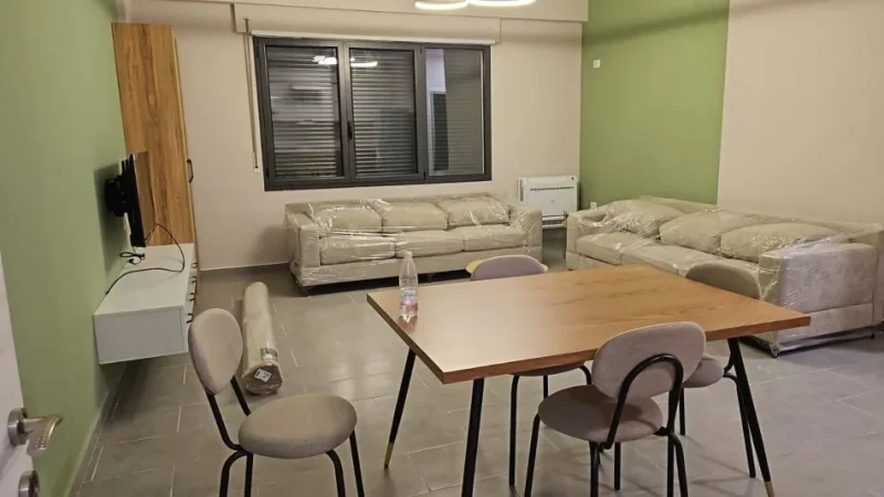 Tirane, jepet me qera apartament 2+1+Ballkon Kati 5, 108 m² 800 € (rruga Zallit)