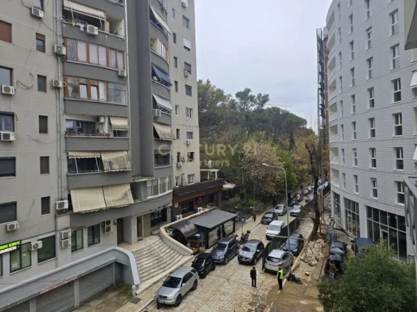Tirane, shitet apartament 2+1 Kati 4, 125 m² 365.000 € (Rruga Elbasanit)