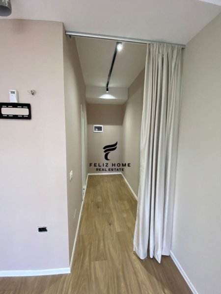 Tirane, jepet me qera dyqan Kati 0, 30 m² 300 € (MANGALEM 21)
