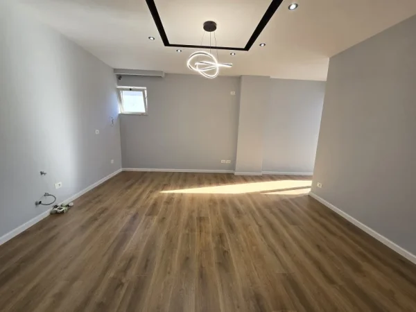 Tirane, shitet apartament 2+1+Ballkon Kati 8, 99 m² 108.000 € (Kthesa Kamzes)