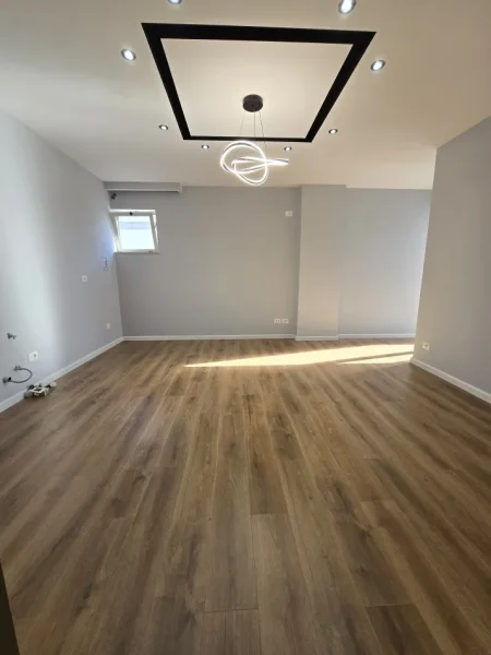 Tirane, shitet apartament 2+1+Ballkon Kati 8, 99 m² 108.000 € (Kthesa Kamzes)