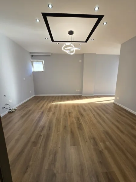 Tirane, shitet apartament 2+1+Ballkon Kati 8, 99 m² 108.000 € (Kthesa Kamzes)