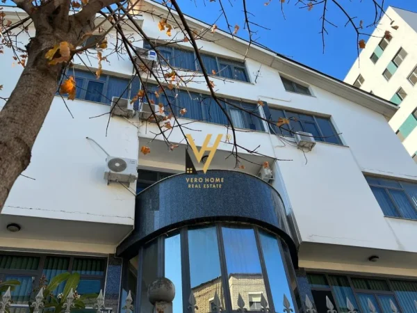Tirane, jepet me qera zyre Kati 1, 400 m² 3.000 € (RRUGA XHANFIZE KEKO)
