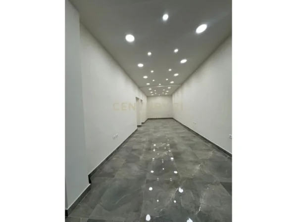 Tirane, shitet ambjent biznesi , 73 m² 577.000 € (Stadiumi Dinamo)