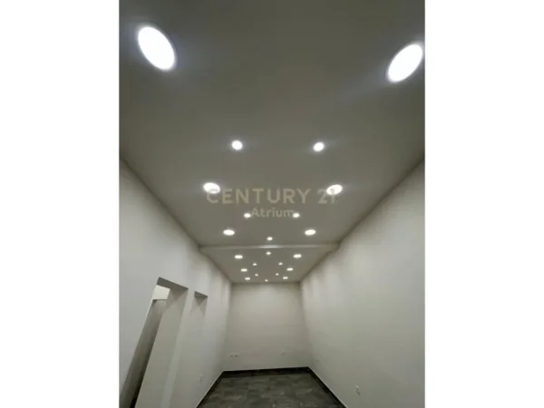 Tirane, shitet ambjent biznesi , 73 m² 577.000 € (Stadiumi Dinamo)