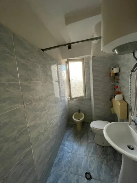 Durres, shitet apartament 4+1 Kati 0, 100 m² 110.000 € (Shkolla Qemal Mici)