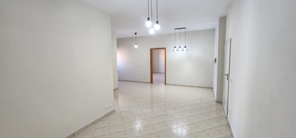 Durres, shitet apartament 2+1+Aneks+Ballkon Kati 4, 95 m² 95.000 € (Rruga Pavaresia)