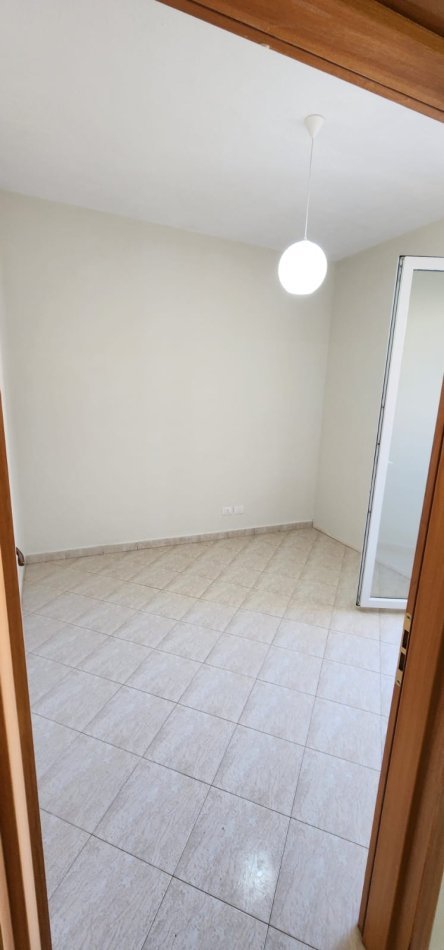 Durres, shitet apartament 2+1+Aneks+Ballkon Kati 4, 95 m² 95.000 € (Rruga Pavaresia)
