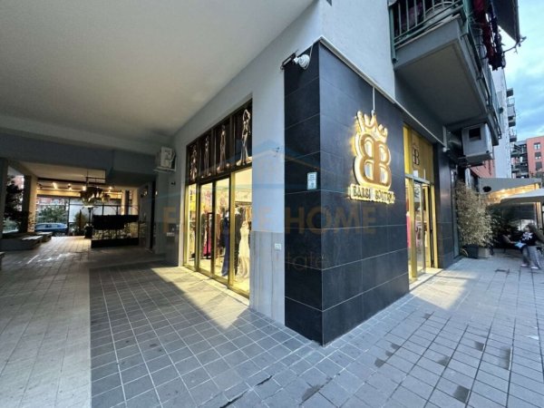 Tirane, shitet ambjent biznesi Kati 0, 69 m² 120.000 € (UNAZA RE)  UNA46680