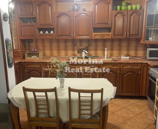 Tirane, jepet me qera apartament 3+1 Kati 6, 1.153 m² 450 € (Rruga Kongresi Manastirit-Oxhaku)