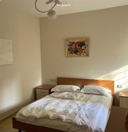 Tirane, jepet me qera apartament 1+1+Ballkon Kati 1, 60 m² 500 € (Mine Peza)