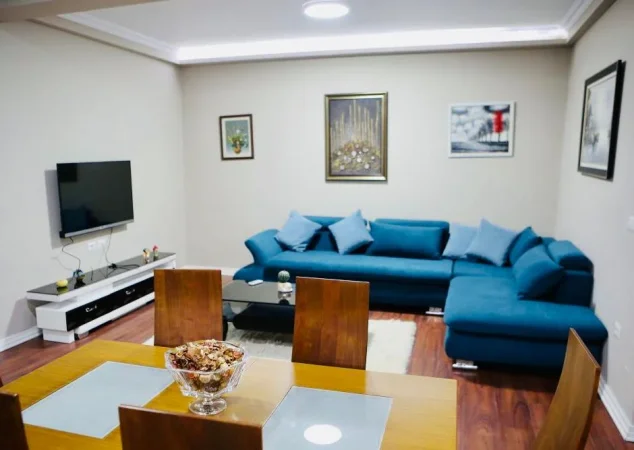 Tirane, jepet me qera apartament 3+1+Aneks+Ballkon Kati 1, 131 m² 800 € (stadiumi dinamo)