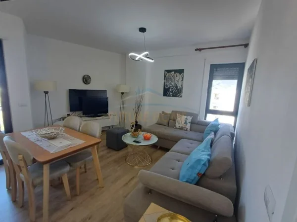 Tirane, shitet apartament 2+1+Ballkon Kati 8, 92 m² 146.000 € (Ali Dem)