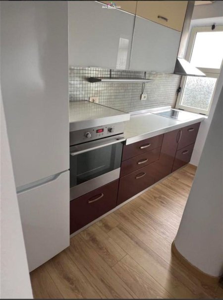 Tirane, jepet me qera apartament 2+1 Kati 2, 90 m² 700 € (qender)