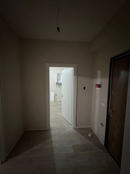 Tirane, jepet me qera apartament 1+1 , 75 m² 350 € (Tek urban gayt)