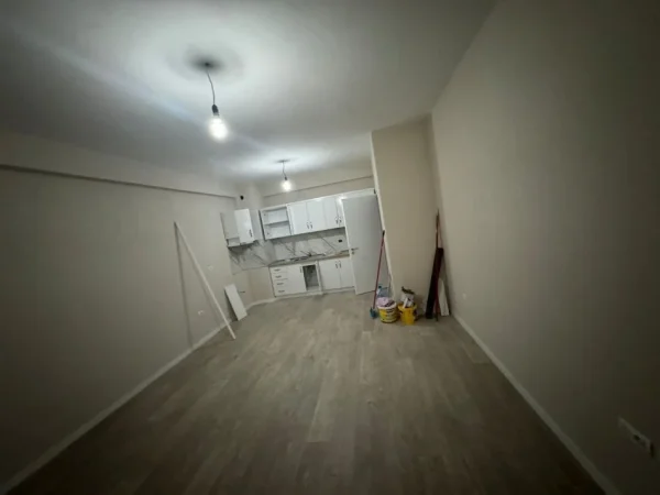 Tirane, jepet me qera apartament 1+1 , 75 m² 350 € (Tek urban gayt)