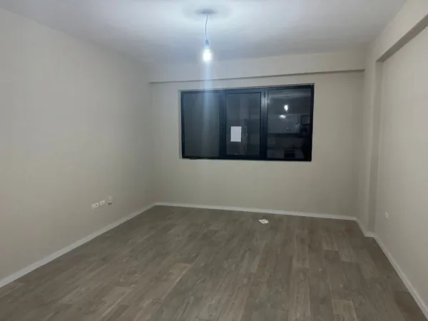 Tirane, jepet me qera apartament 1+1 , 75 m² 350 € (Tek urban gayt)