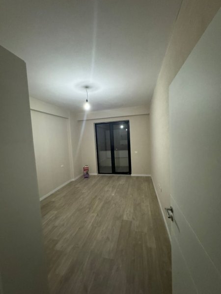 Tirane, jepet me qera apartament 1+1 , 75 m² 350 € (Tek urban gayt)