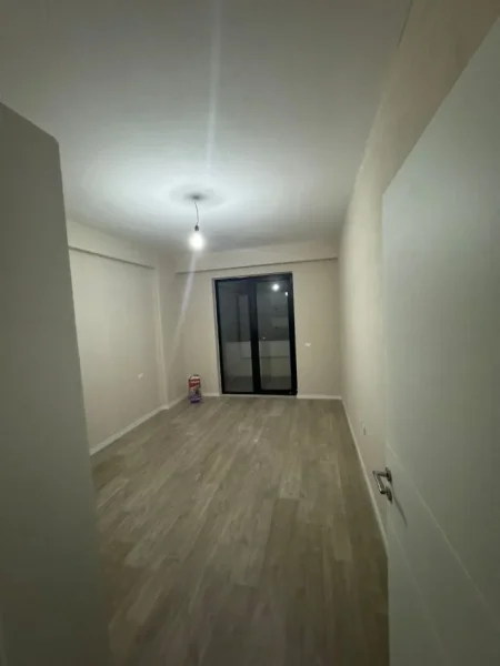 Tirane, jepet me qera apartament 1+1 , 75 m² 350 € (Tek urban gayt)