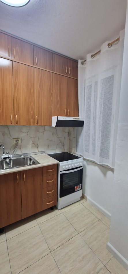 Tirane, jepet me qera apartament 1+1 Kati 3, 64 m² 630 € (Komuna e Parisit)