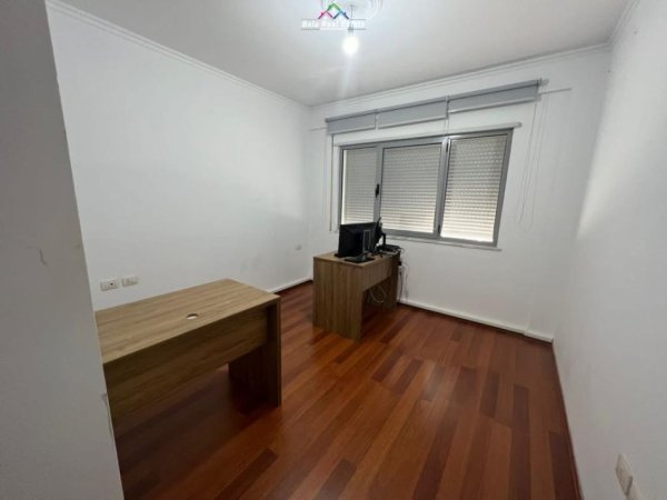 Tirane, jepet me qera zyre Kati 2, 130 m² 1.200 € (5 Maji)