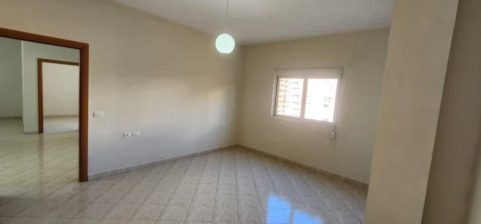 Durres, shitet apartament 2+1+Ballkon Kati 4, 95 m² 95.000 € (Rr Pavaresia Plazh)