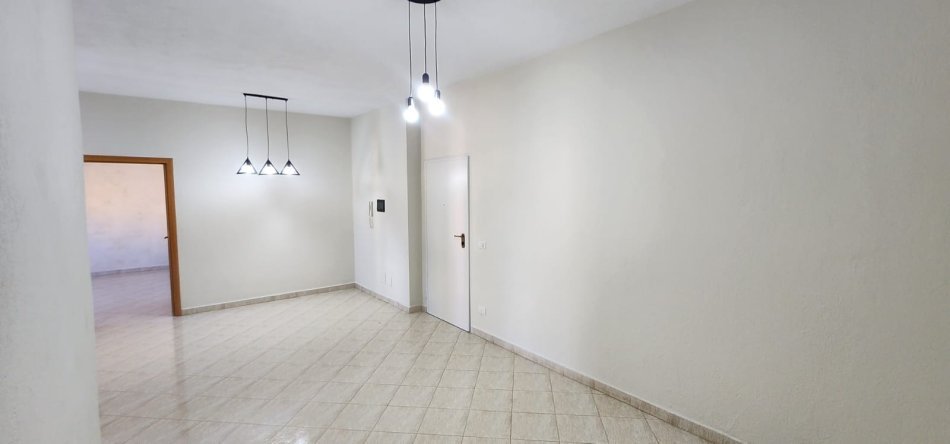 Durres, shitet apartament 2+1+Ballkon Kati 4, 95 m² 95.000 € (Rr Pavaresia Plazh)