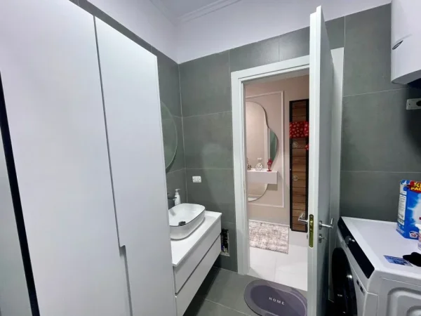 Tirane, jepet me qera apartament 2+1+Ballkon Kati 7, 107 m² 600 € (Astir, Kompleksi Urban Gate)