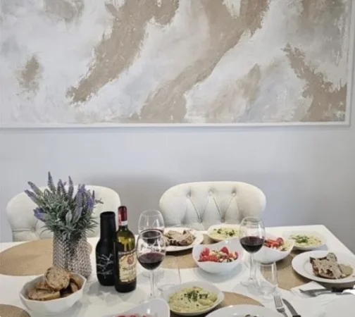 Tirane, shitet apartament 2+1+Ballkon Kati 4, 172 m² 216.000 € (Rruga e Dajtit)