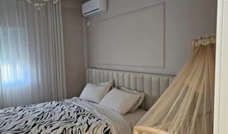 Tirane, shitet apartament 2+1+Ballkon Kati 4, 172 m² 216.000 € (Rruga e Dajtit)