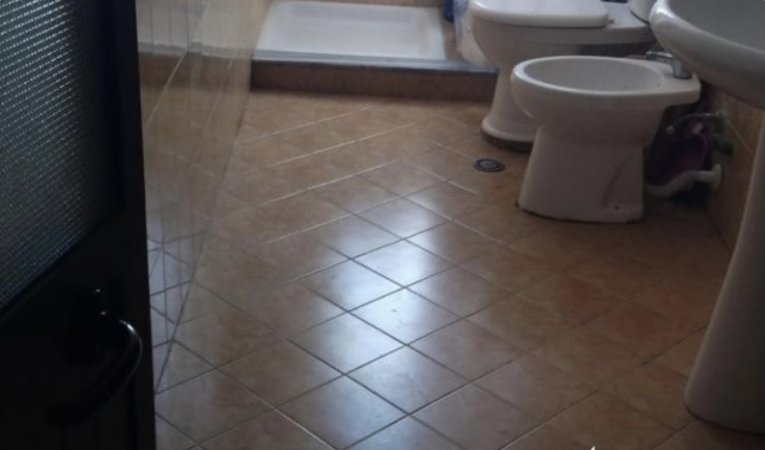 Tirane, jepet me qera apartament 3+1 Kati 7, 90 m² 50.000 € 