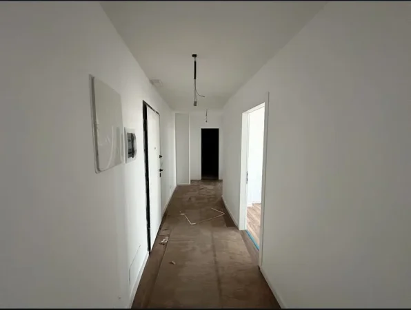 Tirane, jepet me qera apartament 2+1 Kati 9, 120 m² 1.000 € (Lake View - Liqeni Artificial)