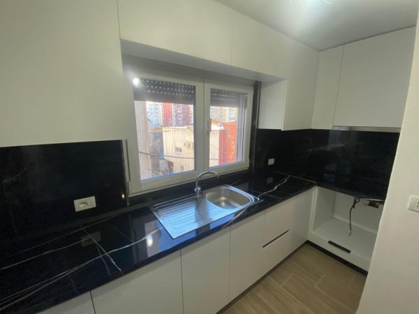 Durres, jepet me qera apartament 2+1 Kati 3, 80 m² 350 € (Shkolla 2 Gjelat)