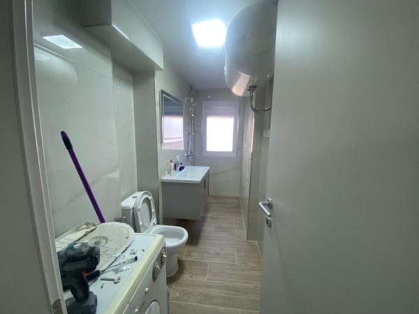 Durres, jepet me qera apartament 2+1 Kati 3, 80 m² 350 € (Shkolla 2 Gjelat)