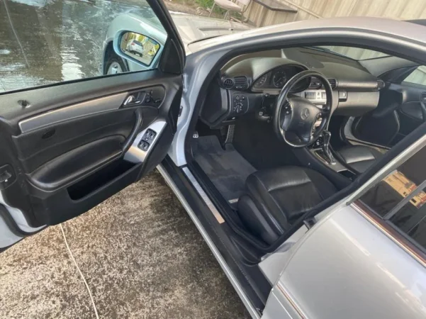 Tirane, shitet me portobagazh Benz Nafte, gri metalizato automatik Kondicioner 220 km 4.000 €