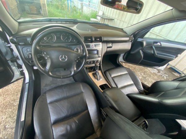 Tirane, shitet me portobagazh Benz Nafte, gri metalizato automatik Kondicioner 220 km 4.000 €