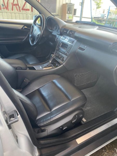 Tirane, shitet me portobagazh Benz Nafte, gri metalizato automatik Kondicioner 220 km 4.000 €