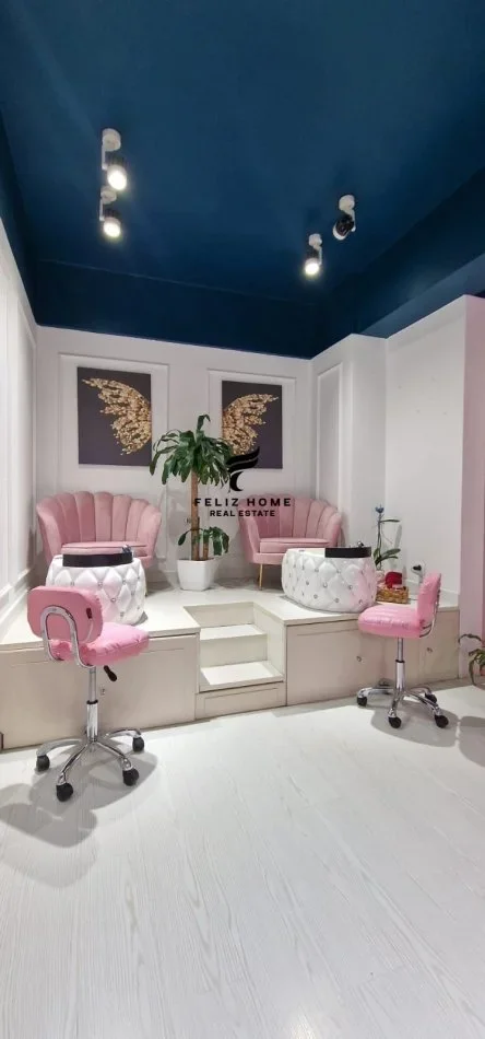 Tirane, jepet me qera zyre Kati 1, 76 m² 850 € (MYSLYM SHYRI)