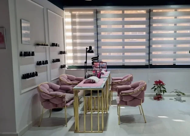 Tirane, jepet me qera zyre Kati 1, 76 m² 850 € (MYSLYM SHYRI)