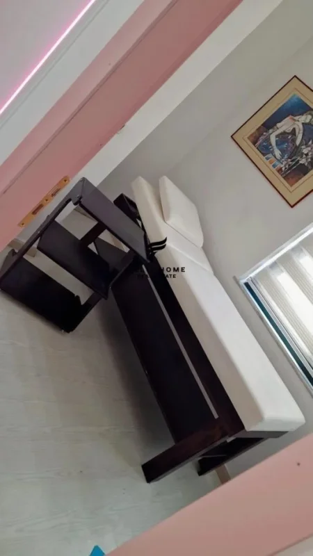 Tirane, jepet me qera zyre Kati 1, 76 m² 850 € (MYSLYM SHYRI)