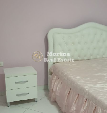 Tirane, jepet me qera shtepi 3+1 Kati 3, 136 m² 700 € (Don Bosko)