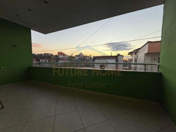 Tirane, jepet me qera Vile 1+1 Kati 1, 65 m² 350 € 