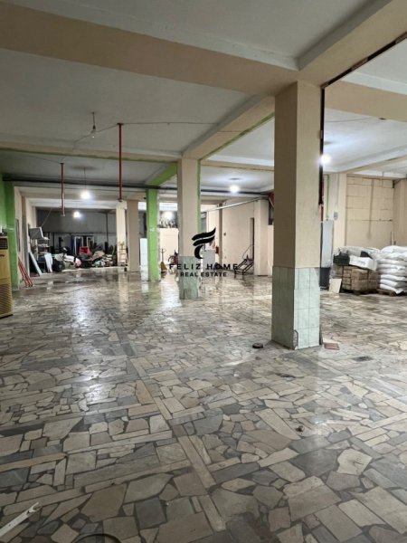 Tirane, jepet me qera magazine Kati 0, 368 m² 2.500 € (YZBERISHT)