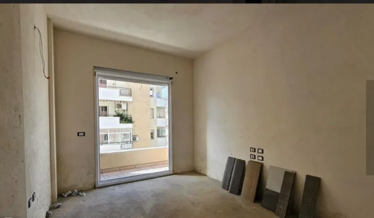 Tirane, shitet apartament 2+1 Kati 5, 107 m² (Pazari Ri)
