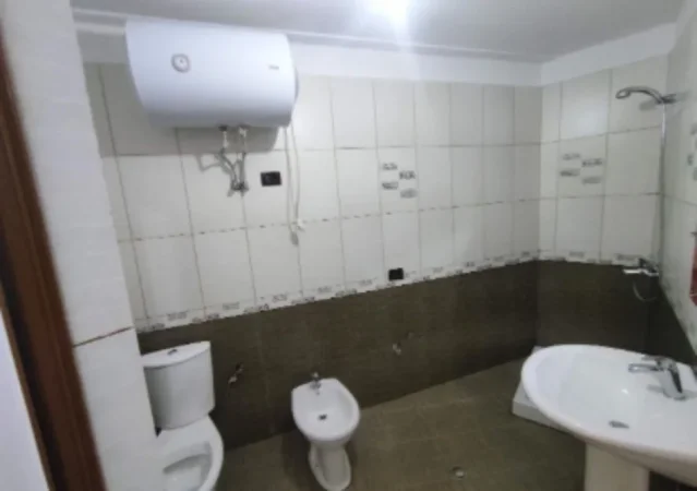 Tirane, shitet apartament 2+1 Kati 5, 80 m² 95.000 € (Rruga Muhamed Deliu)