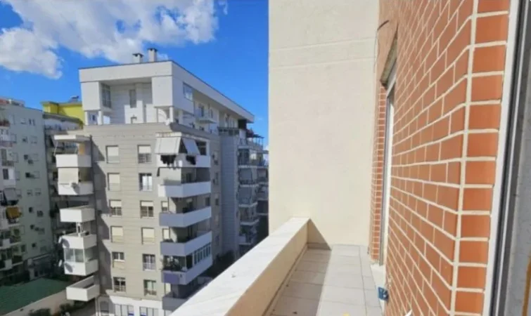 Tirane, shitet apartament 2+1 Kati 5, 107 m² 273.000 € (Pazari ri)