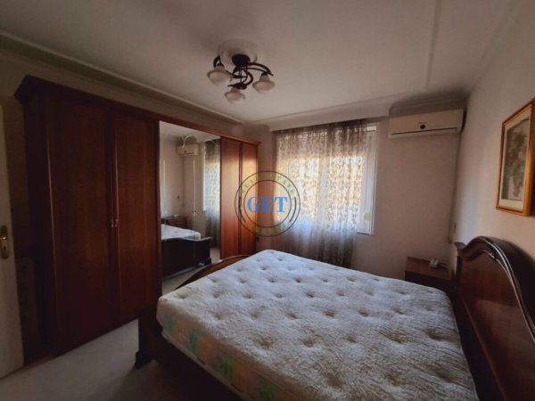 Durres, jepet me qera apartament 2+1+Ballkon Kati 4, 400 € (Qender)