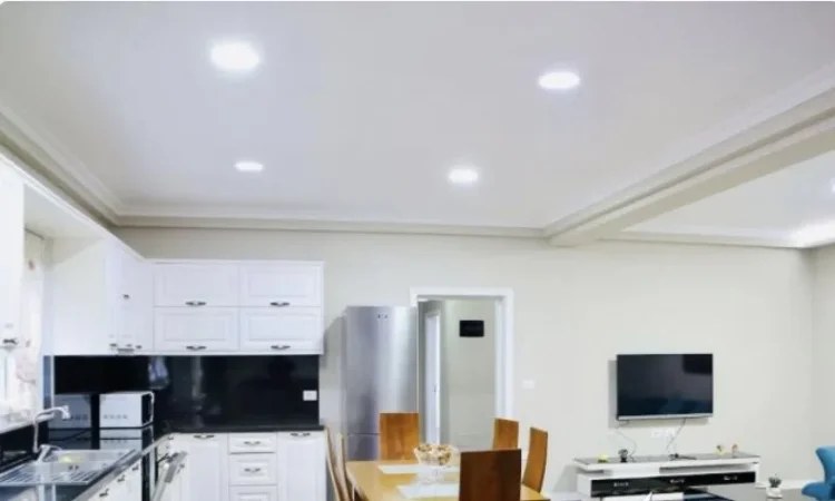 Tirane, jepet me qera apartament 3+1 Kati 1, 130 m² 800 € (Kompleksi dinamo)