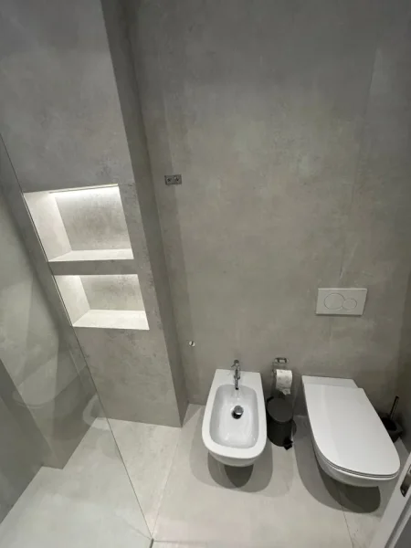 Tirane, jepet me qera apartament 3+1 Kati 3, 150 m² 2.300 € (TEG)